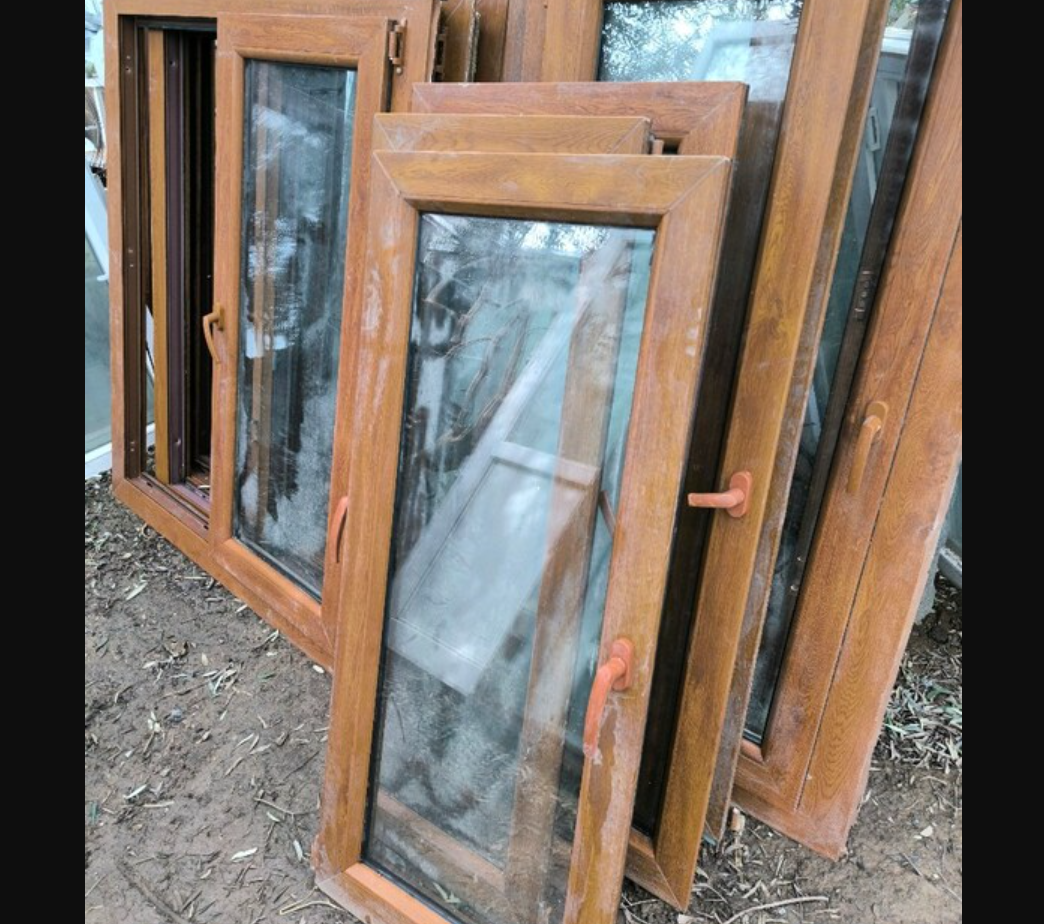 KAHVERENGİ PVC PENCERE