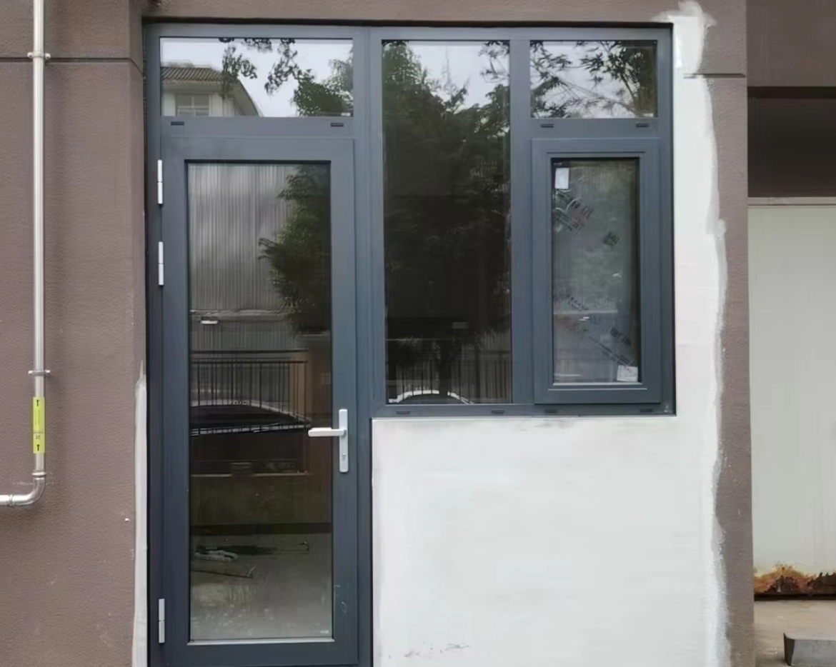 hem kapı hem pencere